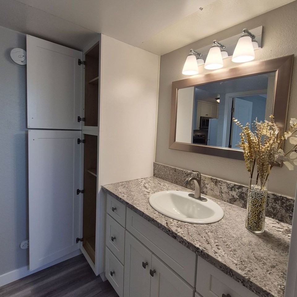 1725 O St #1 - Photo 6 of 13