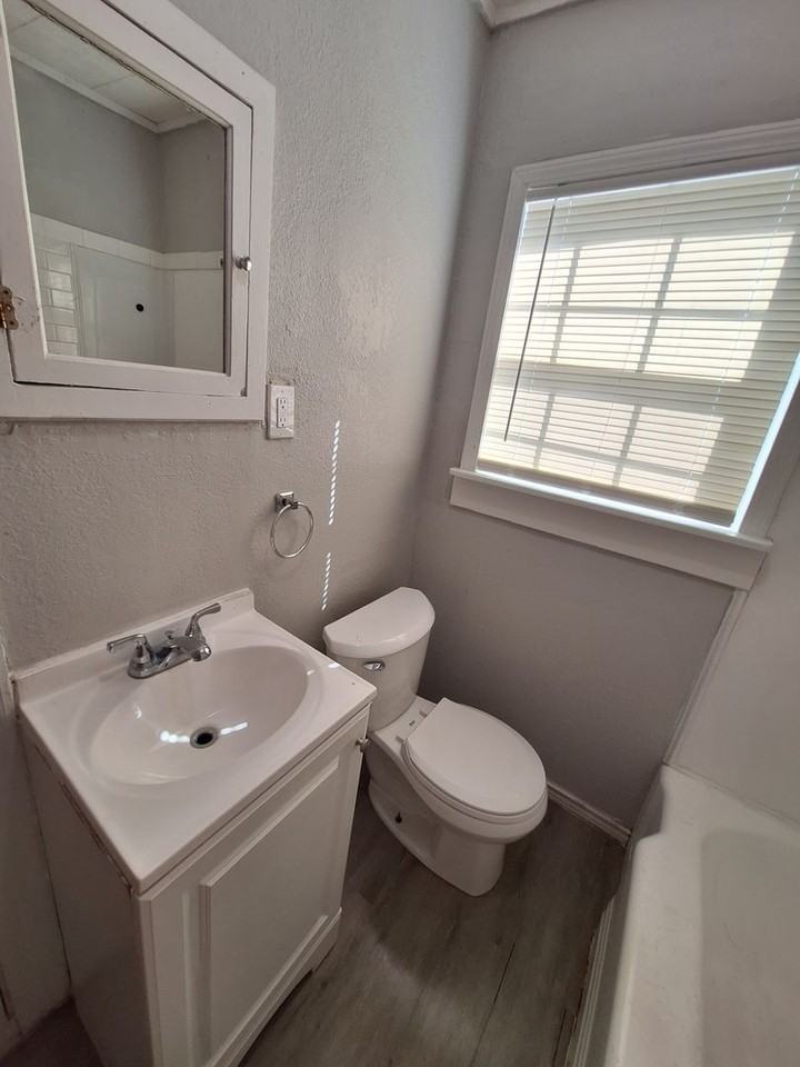 3150 S 12th St - Photo 4 of 12