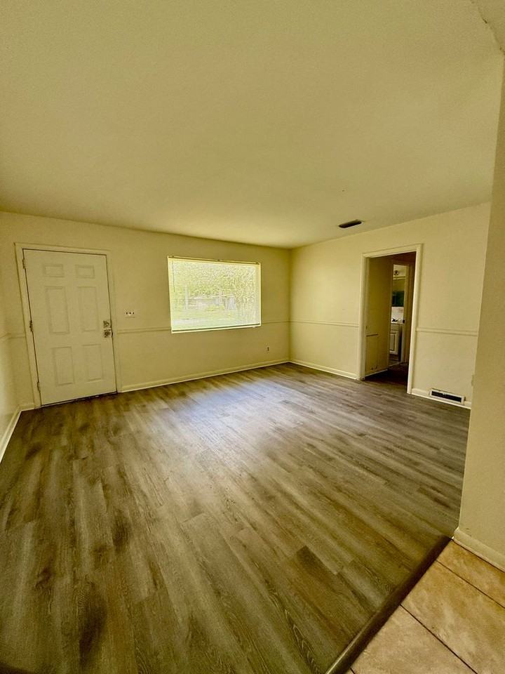1053 Legay Ave - Photo 6 of 7