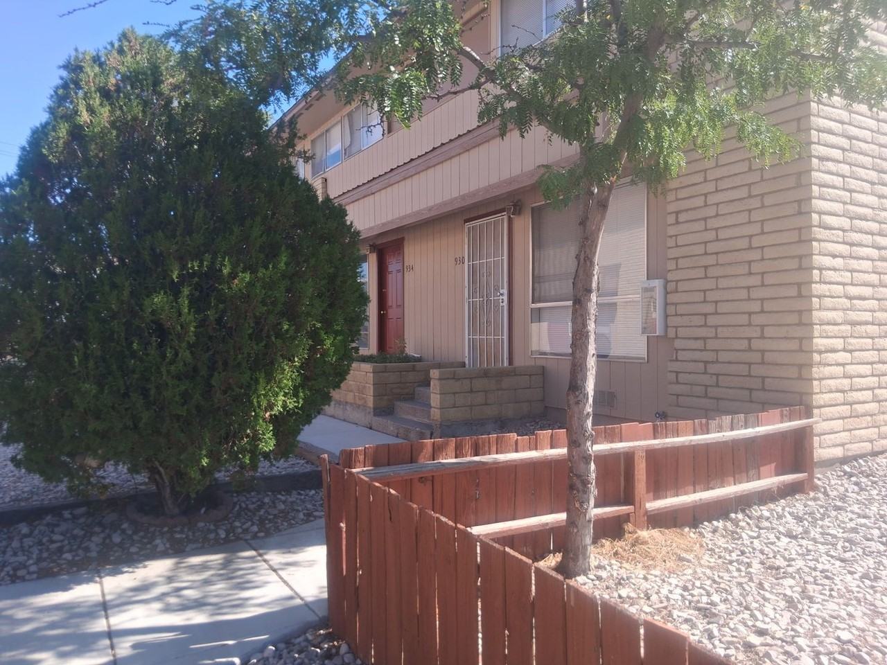 930 W Center St - Photo 2 of 35
