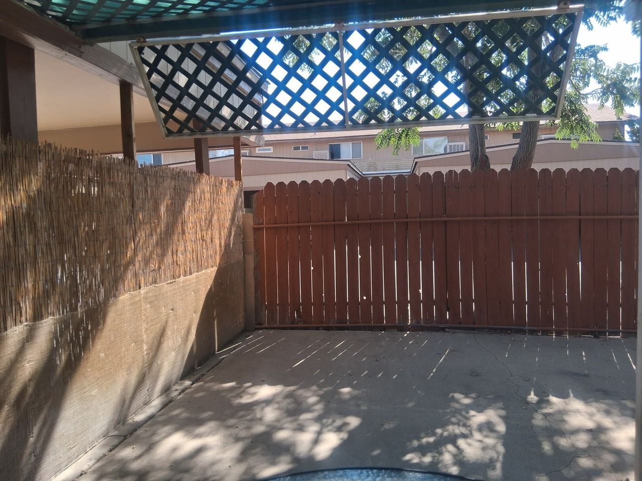 930 W Center St - Photo 3 of 35