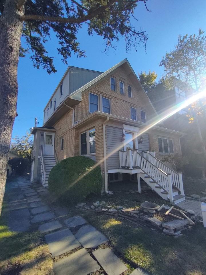 2619 Prairie Ave - Photo 3 of 3