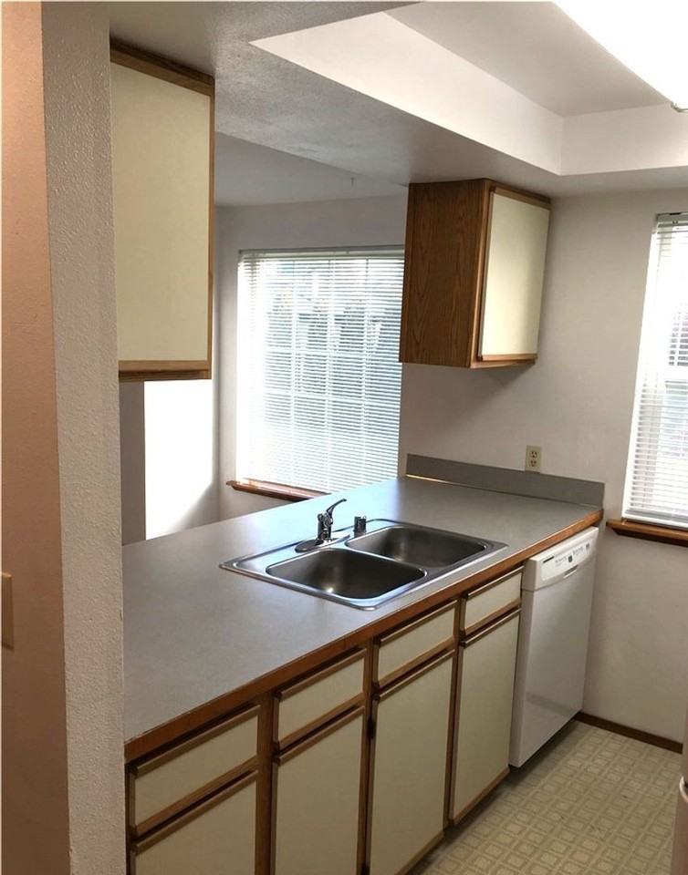 632 D St - Photo 4 of 11