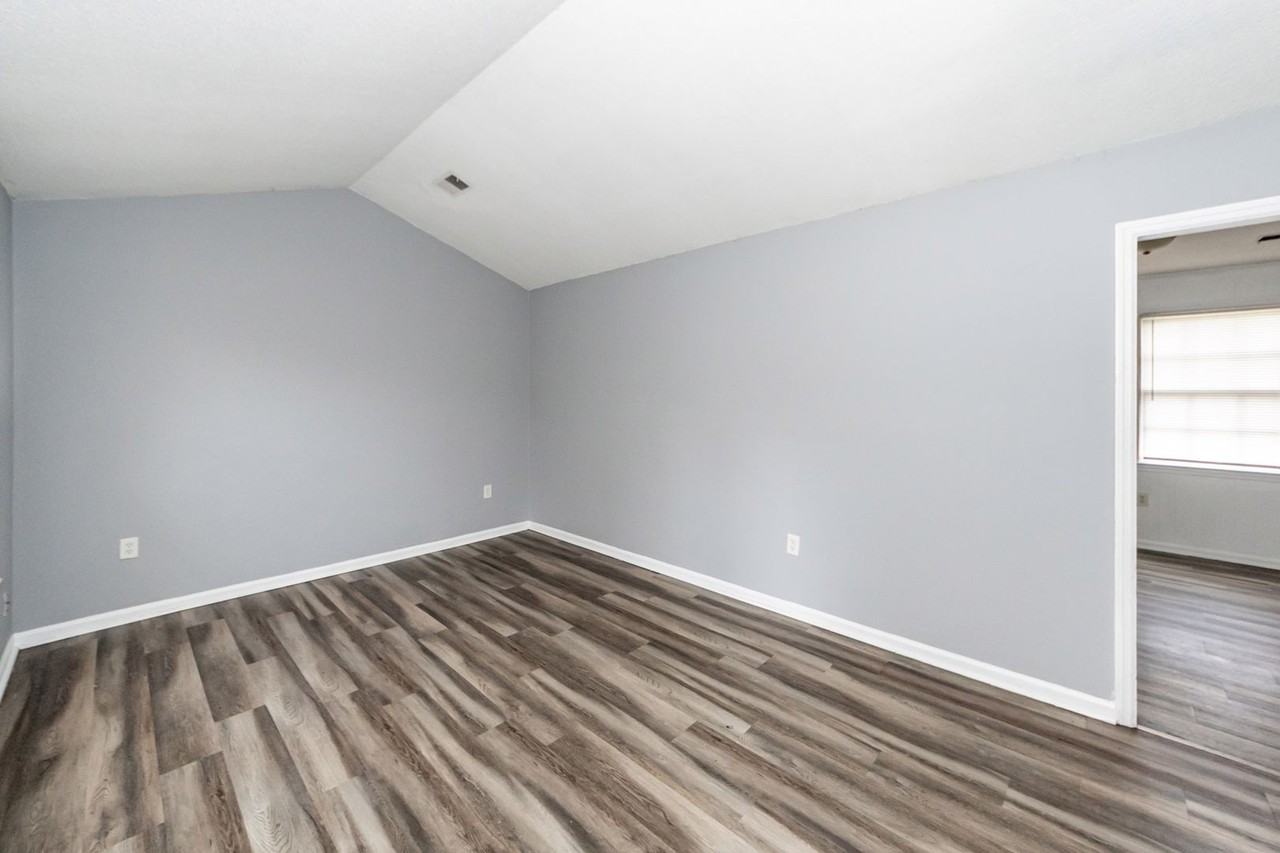 4446 Farmwood St - Photo 4 of 30