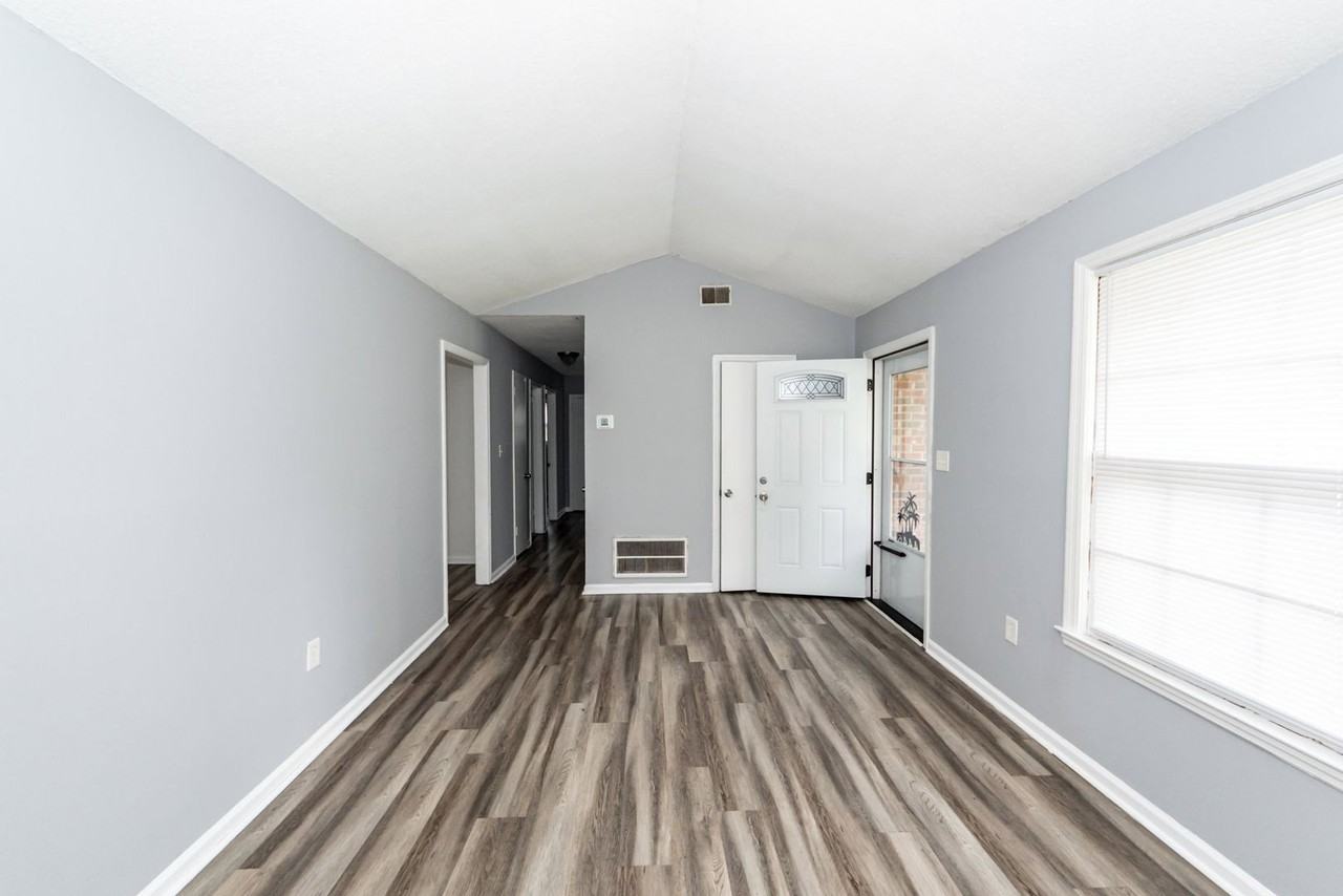 4446 Farmwood St - Photo 6 of 30