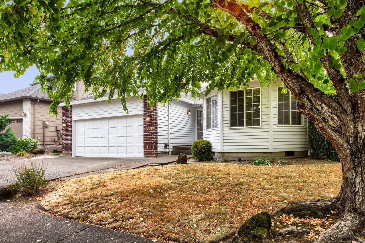 13189 Sw 154th Ave - Photo 2 of 29