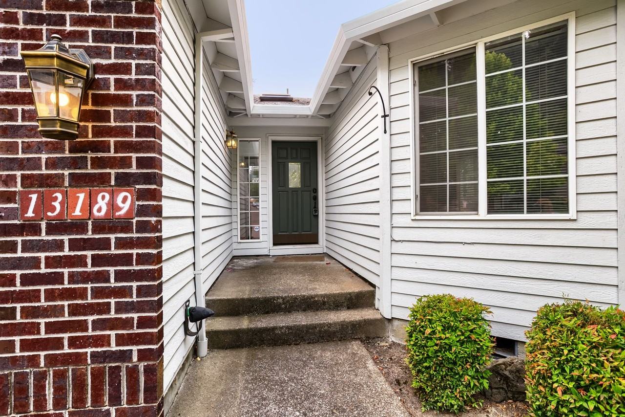 13189 Sw 154th Ave - Photo 4 of 29