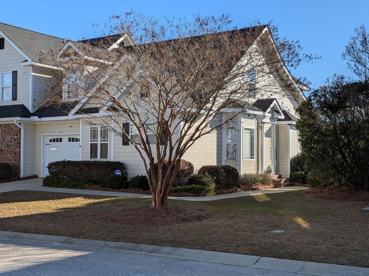 927 Kensington Park Rd - Photo 2 of 24