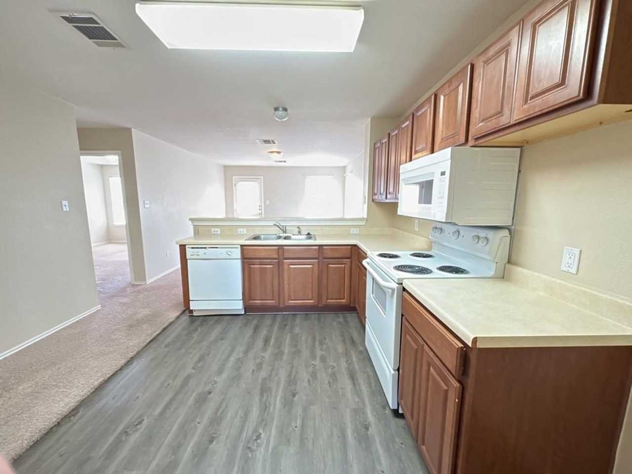1000 Bluff Meadow Cv - Photo 4 of 20