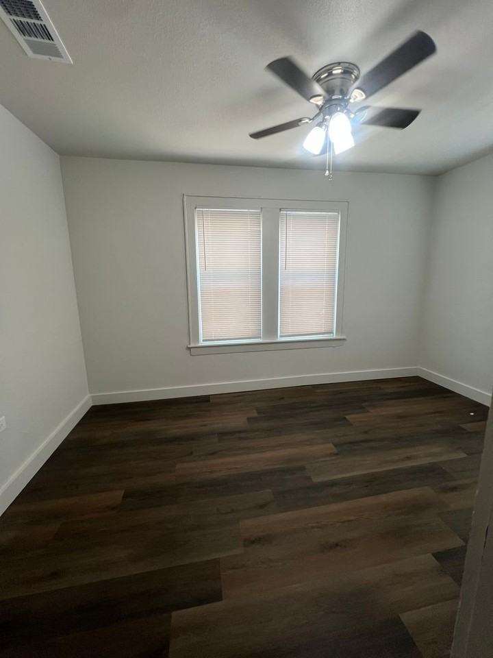 2820 Flint Ave - Photo 5 of 7