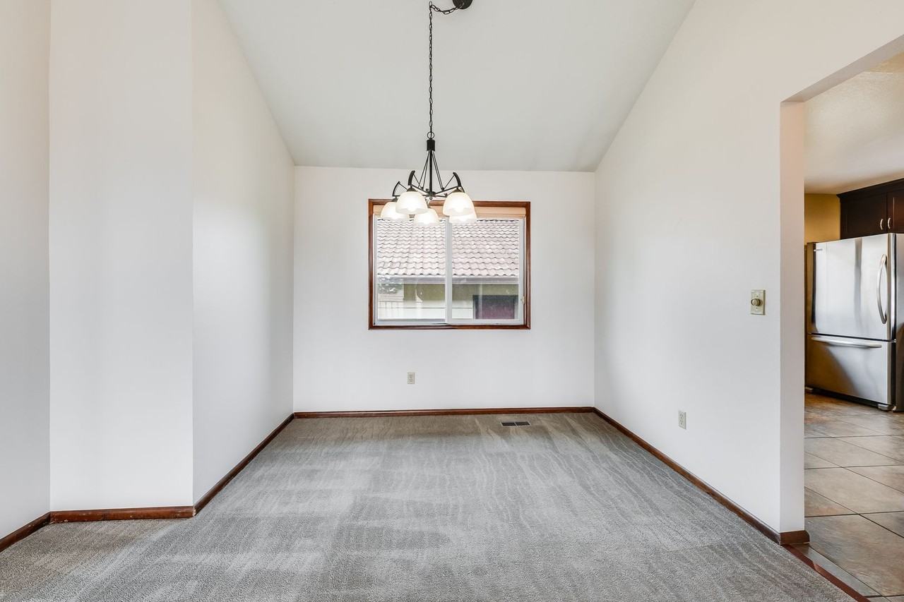 6270 Preakness Dr - Photo 4 of 13