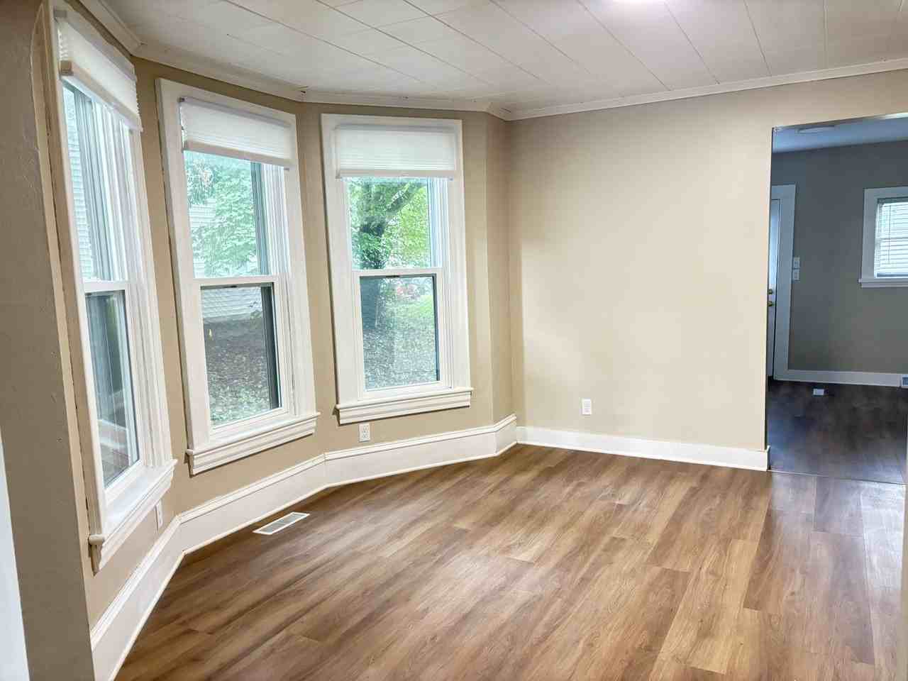 1635 Saint Marys Ave - Photo 5 of 16