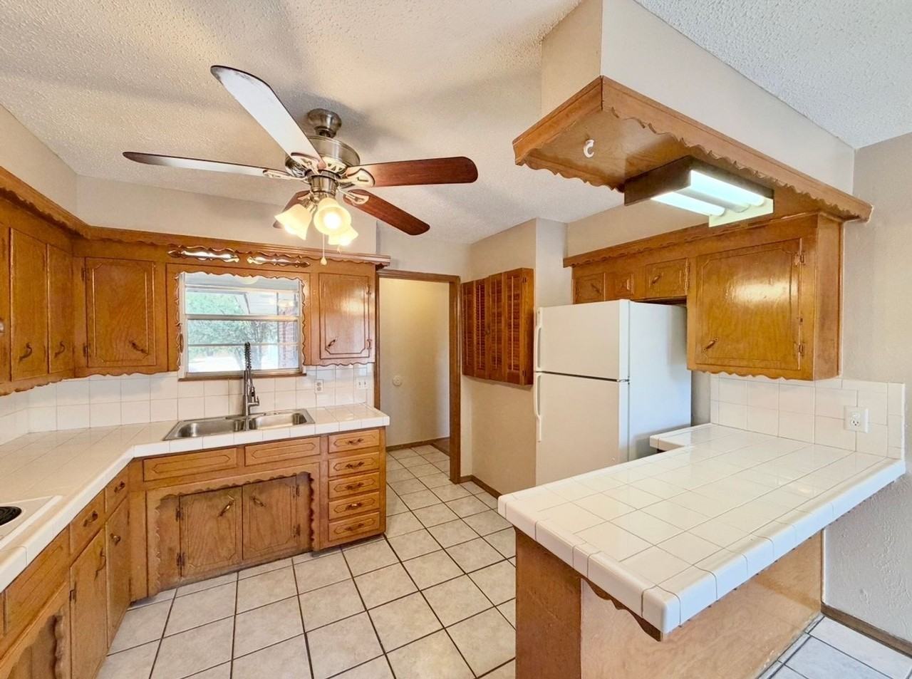 336 Nw 62nd St - Photo 4 of 22