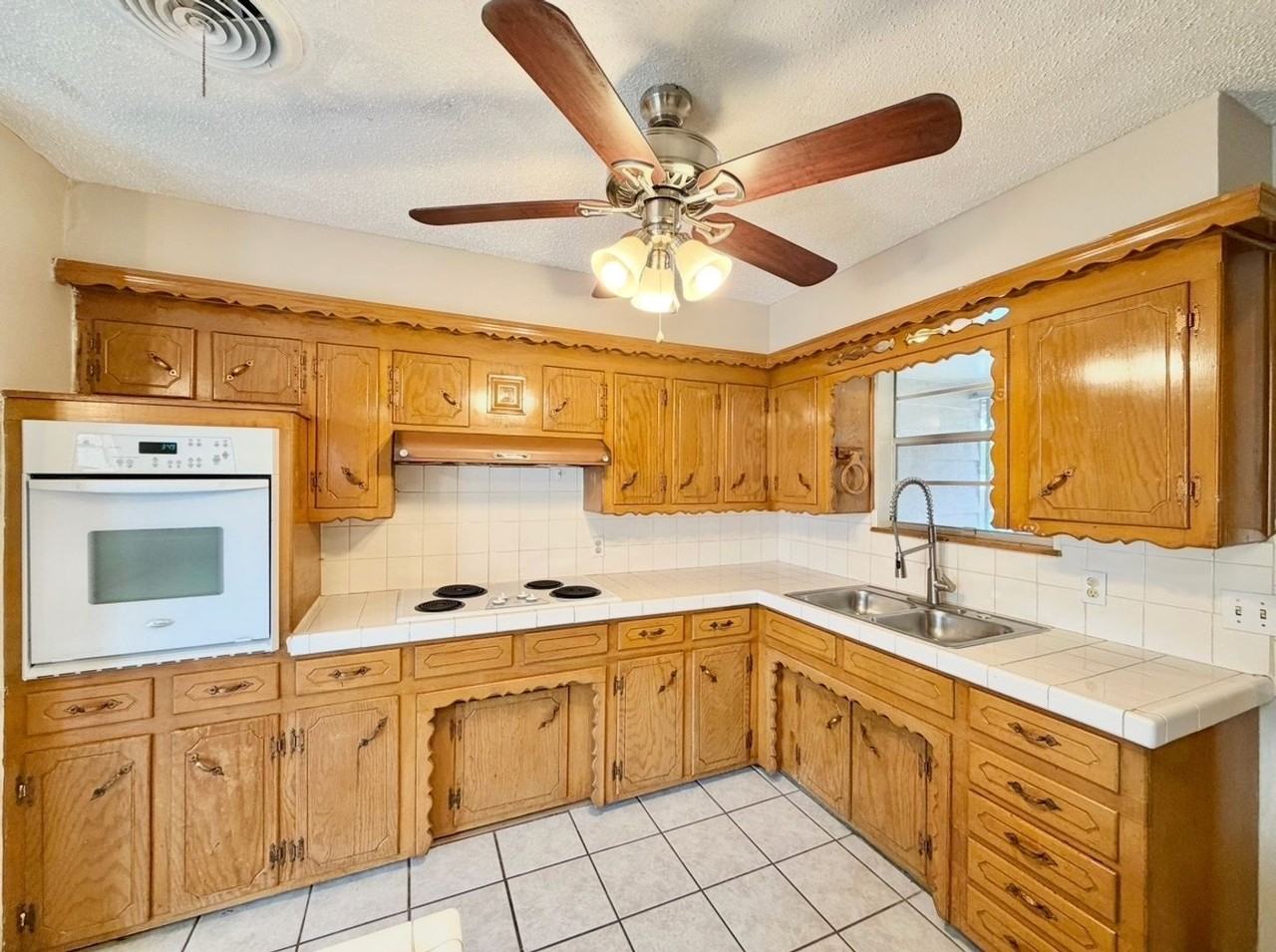 336 Nw 62nd St - Photo 6 of 22