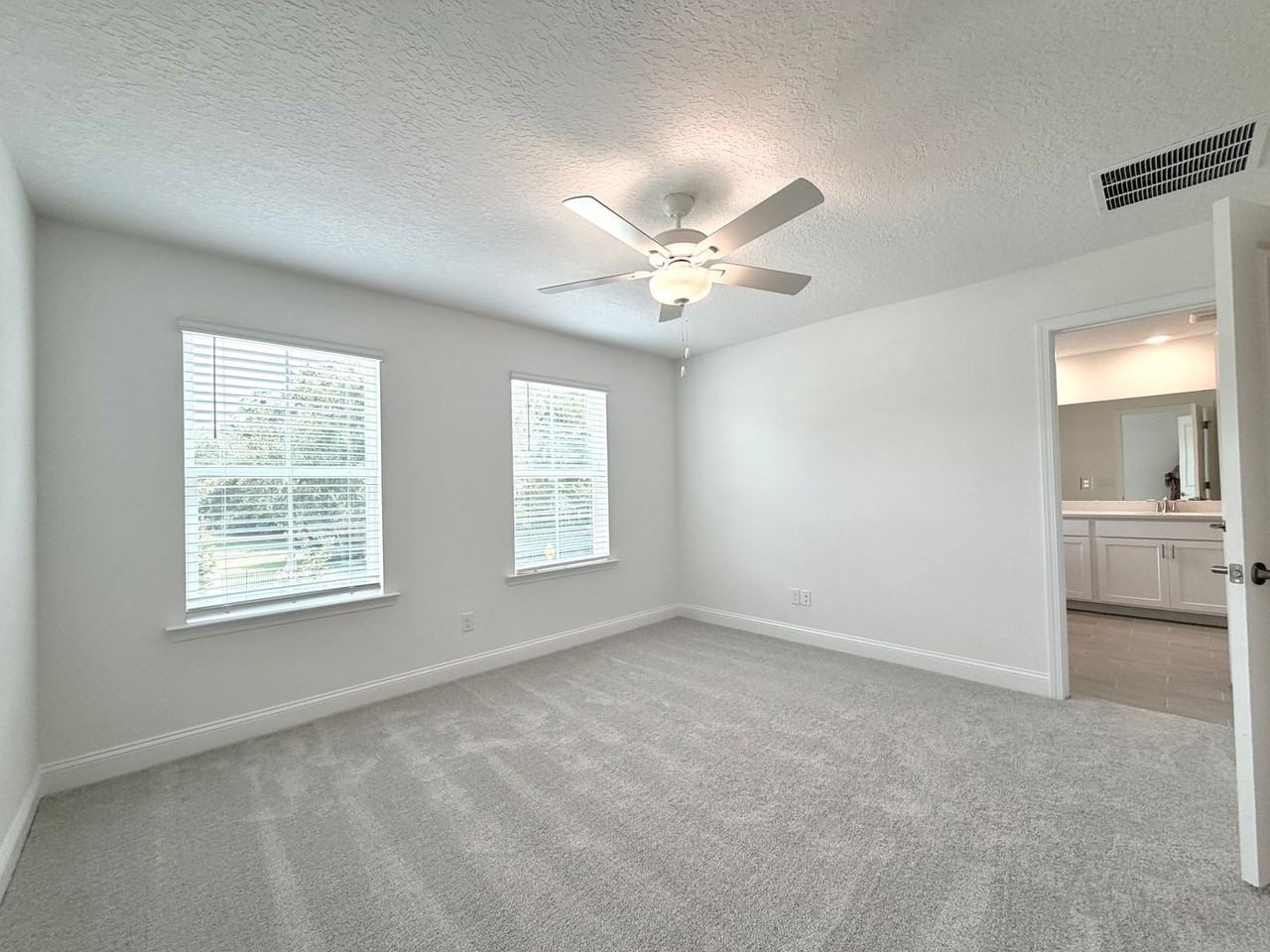 4031 Lingo Ln - Photo 4 of 34