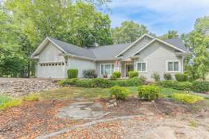 featured image of 10 Lindura Ln