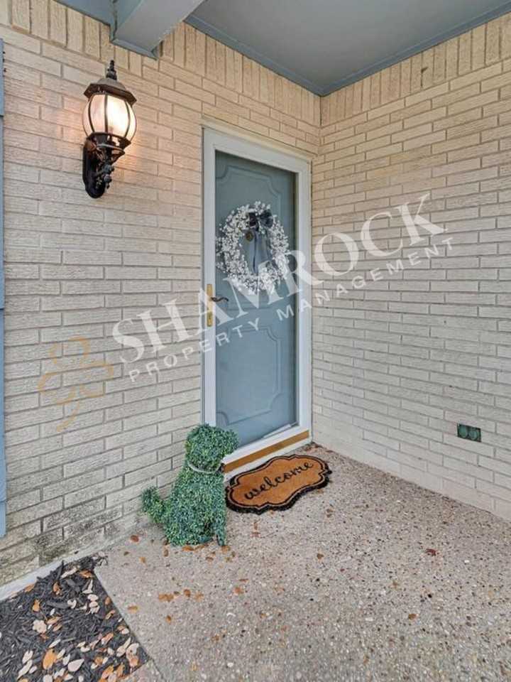 4613 Westchester Dr - Photo 3 of 30