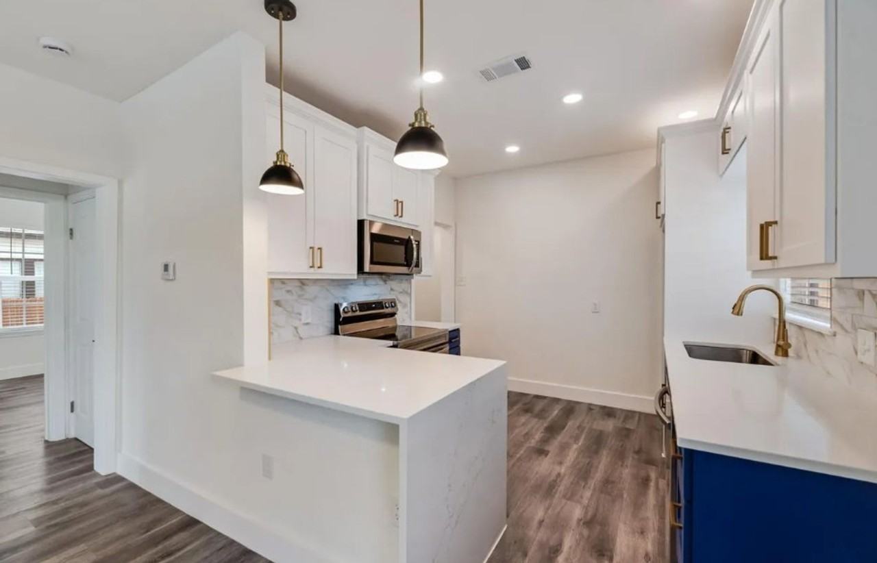447 W Clarendon Dr - Photo 4 of 10