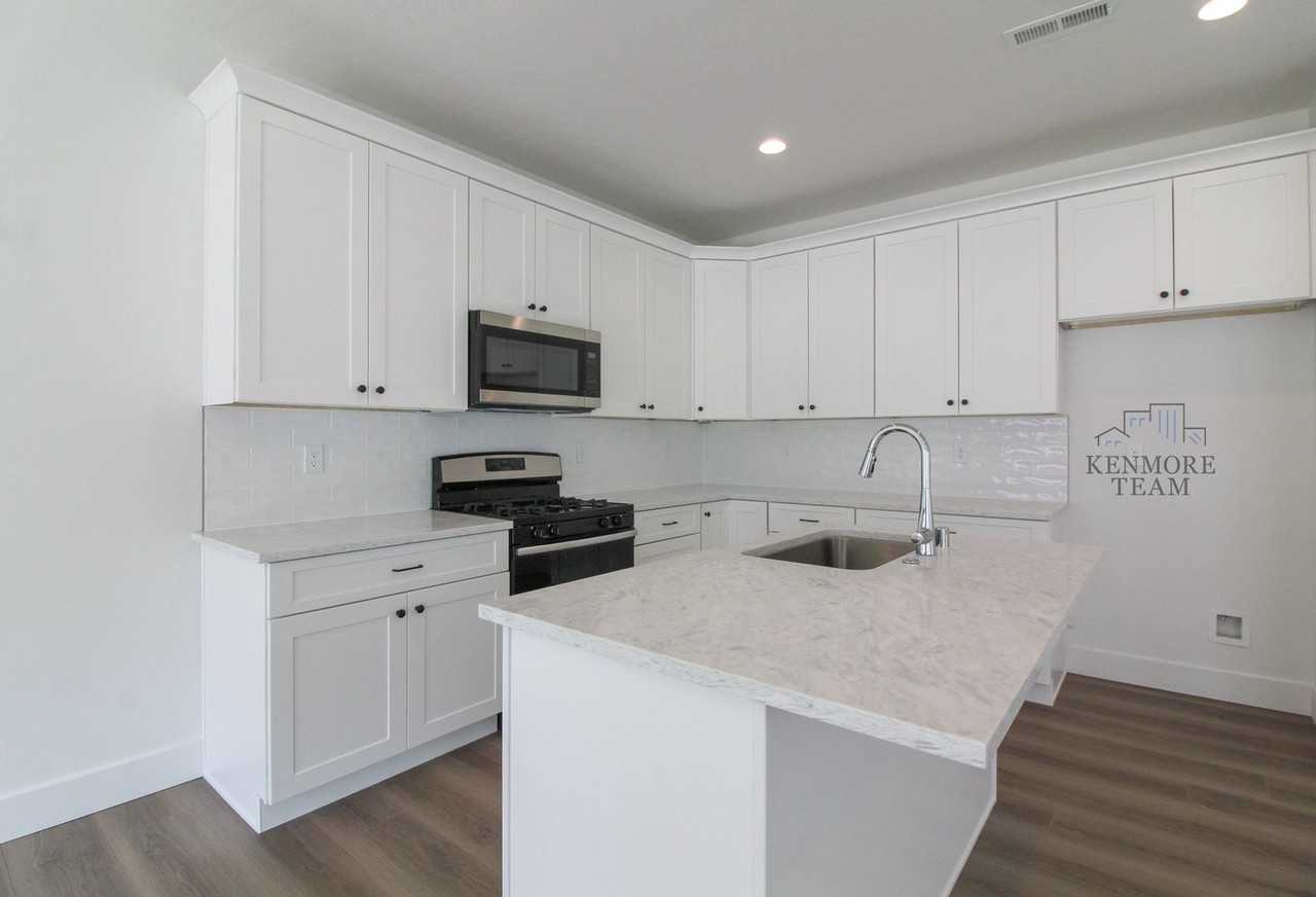 1030 S Underwood Pl - Photo 6 of 20