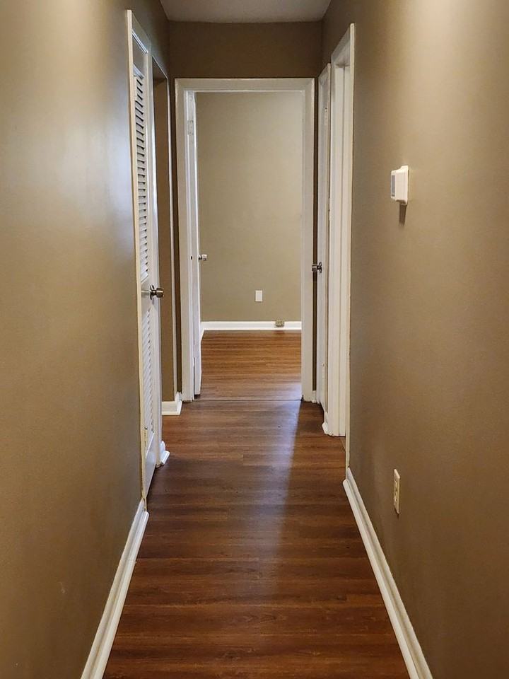 111 Holiday Dr - Photo 6 of 14