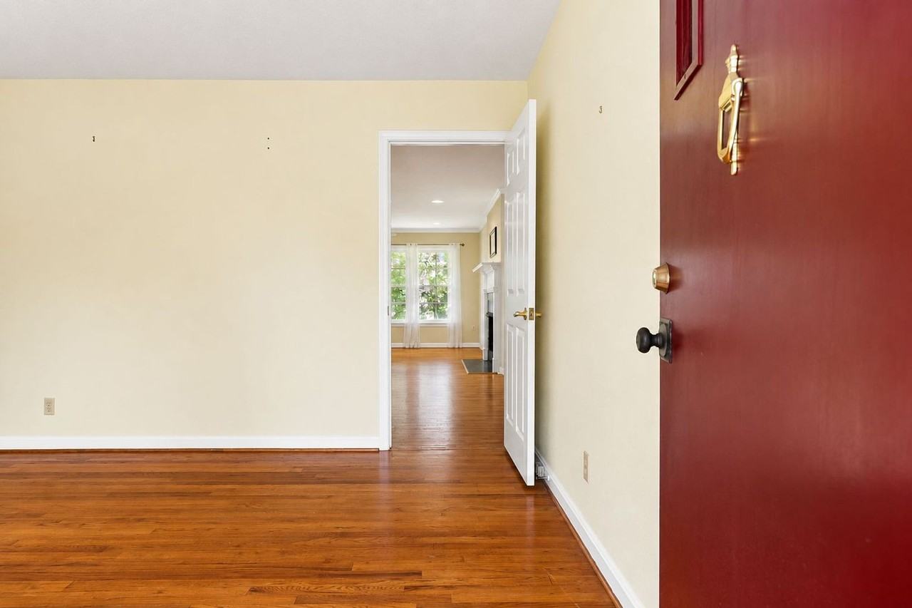 2496 Valley View Ln - Photo 3 of 30