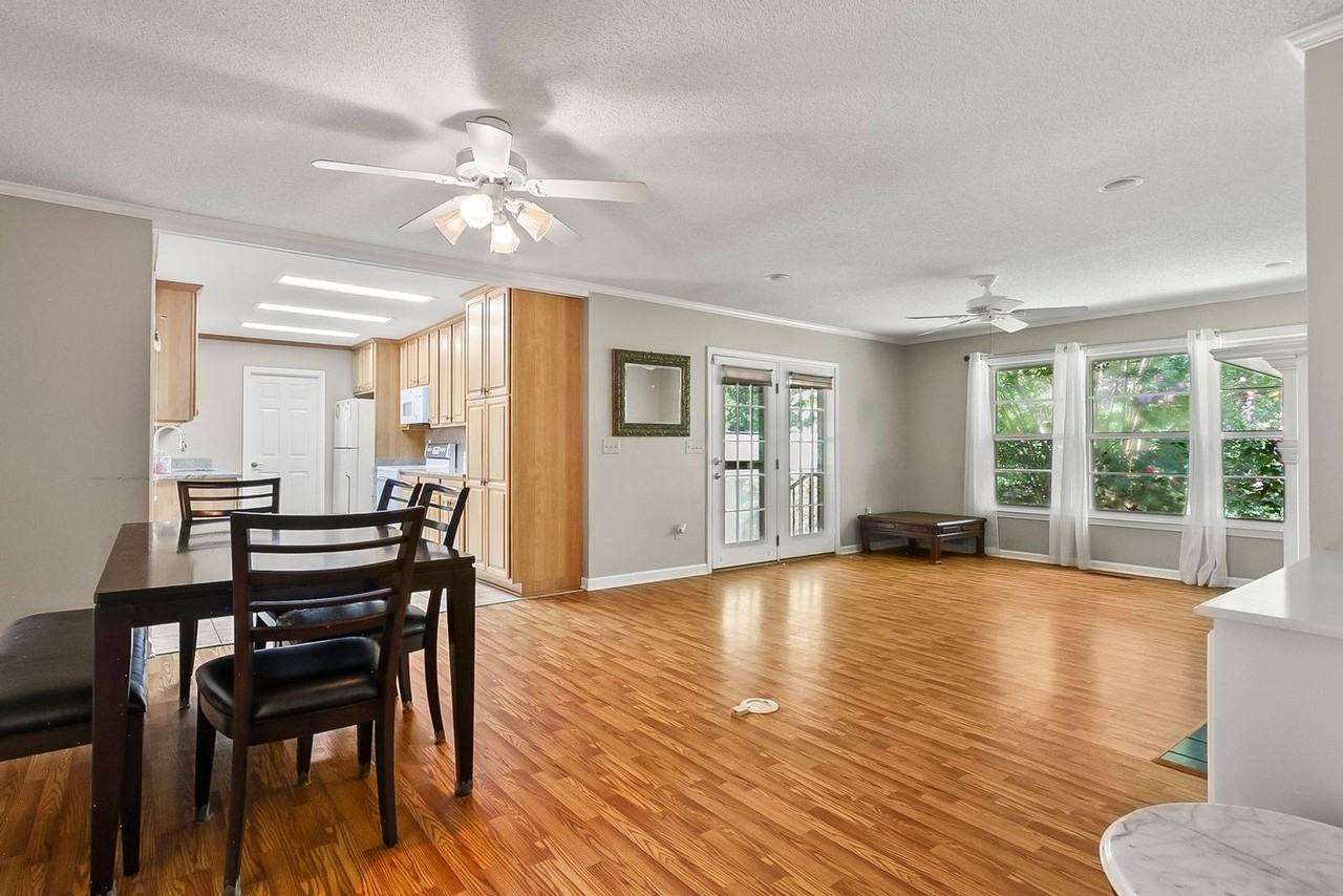 2496 Valley View Ln - Photo 7 of 30