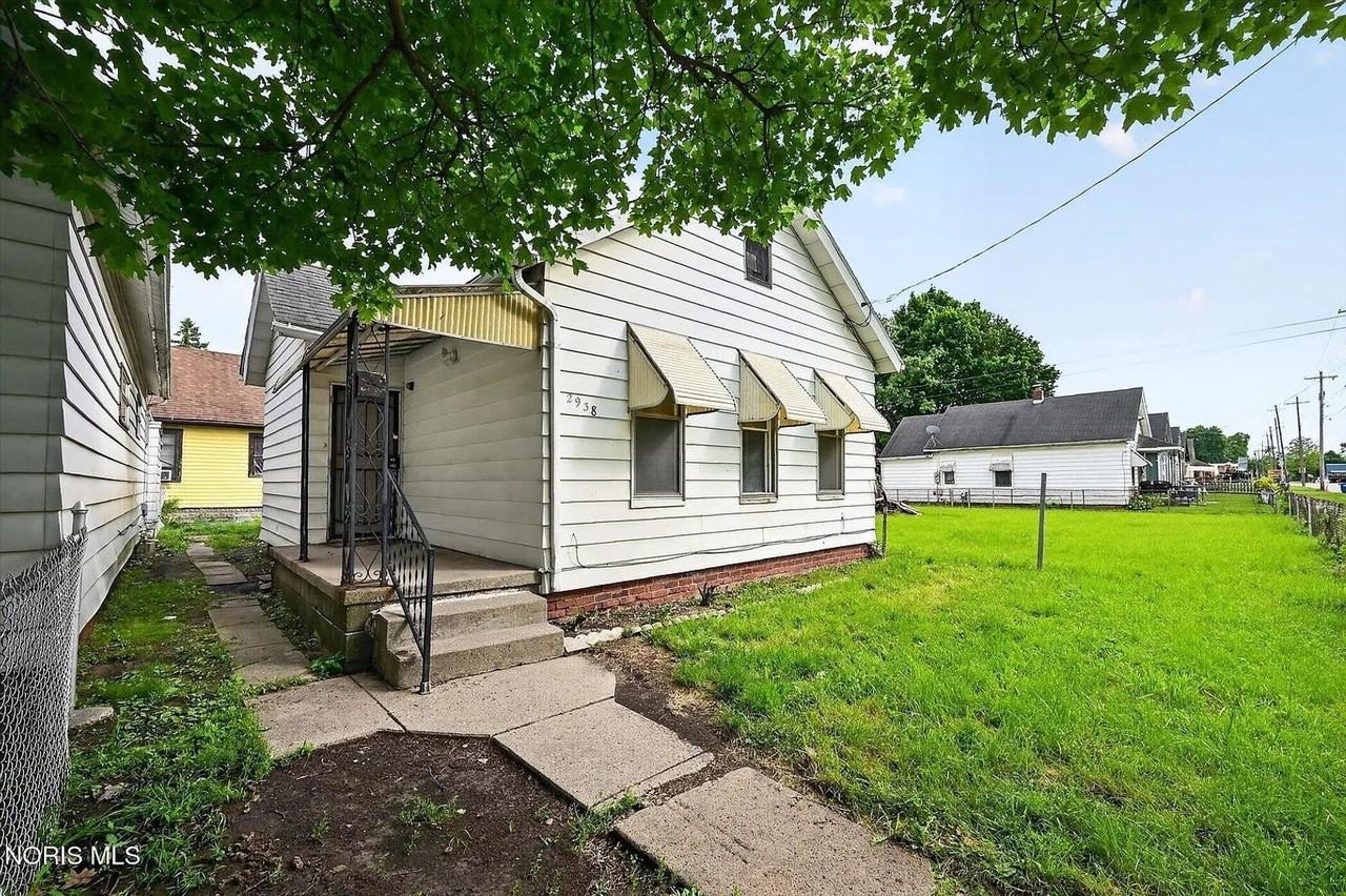2938 Chase St - Photo 3 of 29