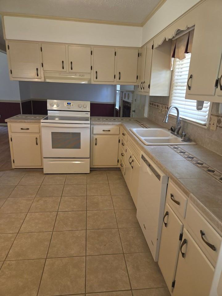 1503 Palmer Dr - Photo 6 of 14