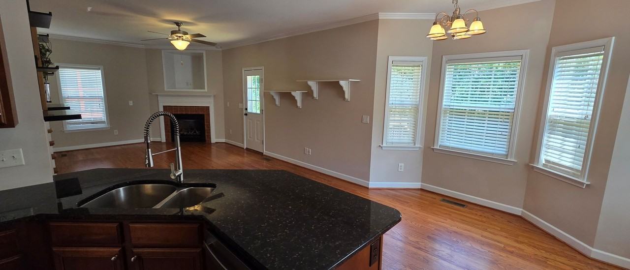 4049 Clinard Ave - Photo 6 of 39