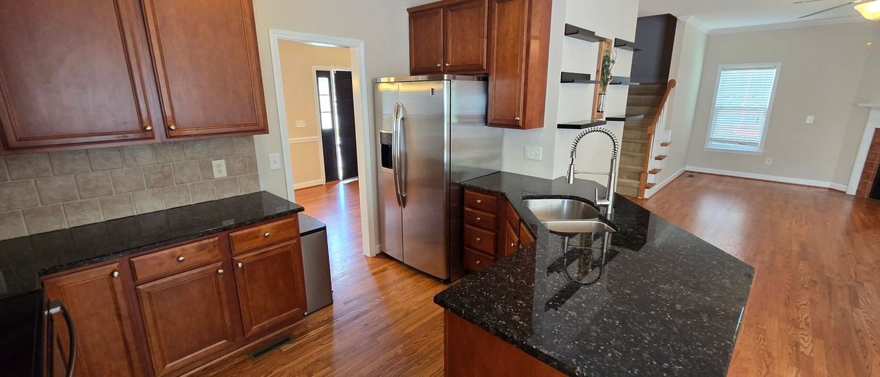 4049 Clinard Ave - Photo 7 of 39