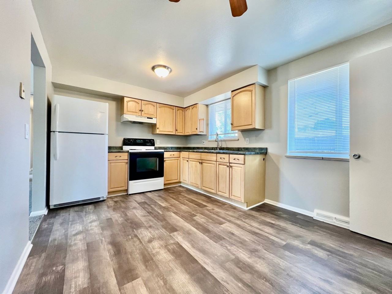 7135 S Birch Way - Photo 6 of 25