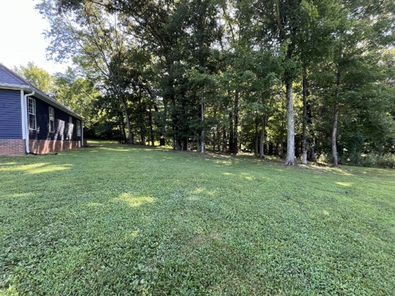 1130 Hunting Creek Ct - Photo 4 of 9