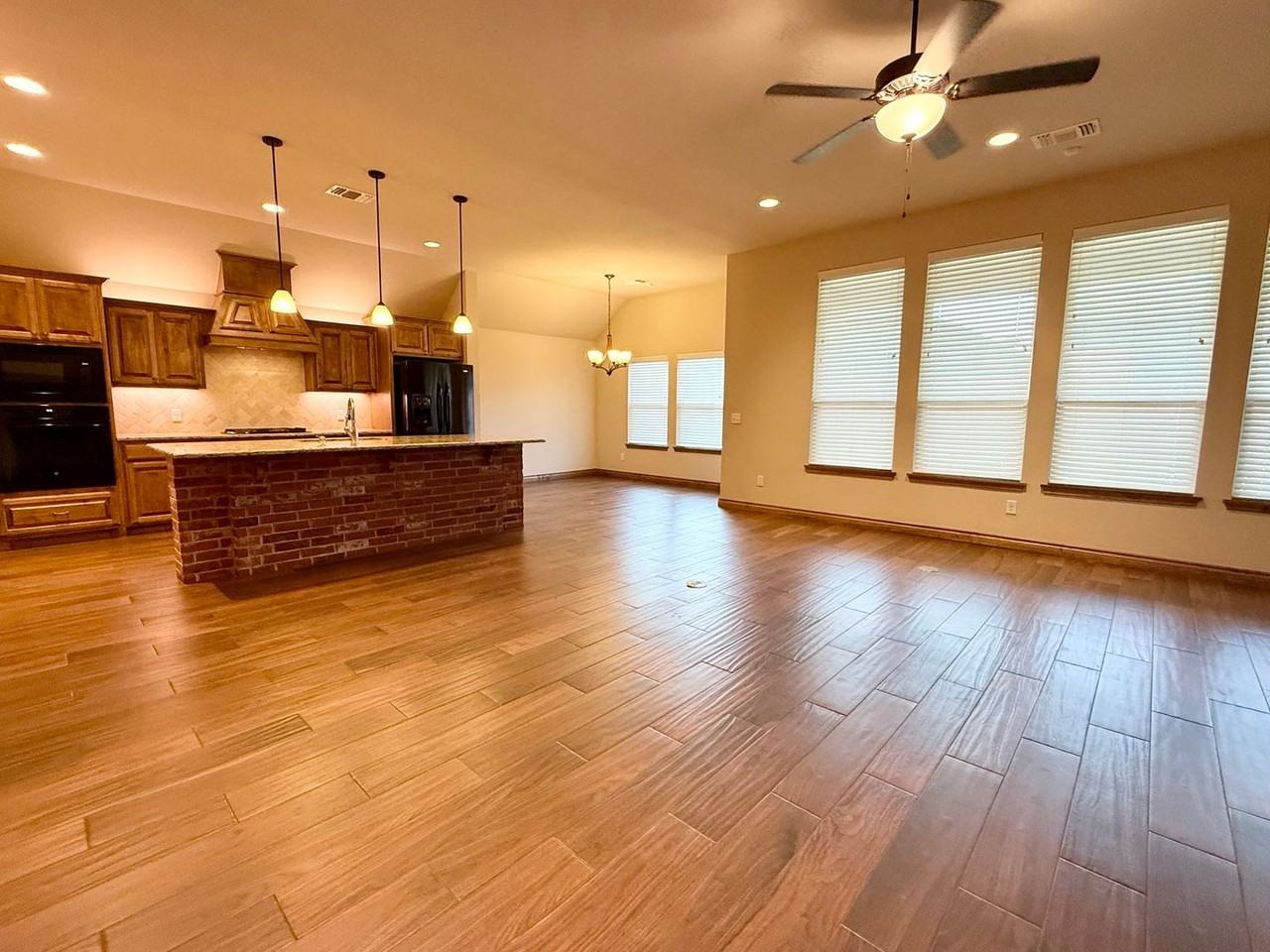 706 Sedona Dr - Photo 4 of 26