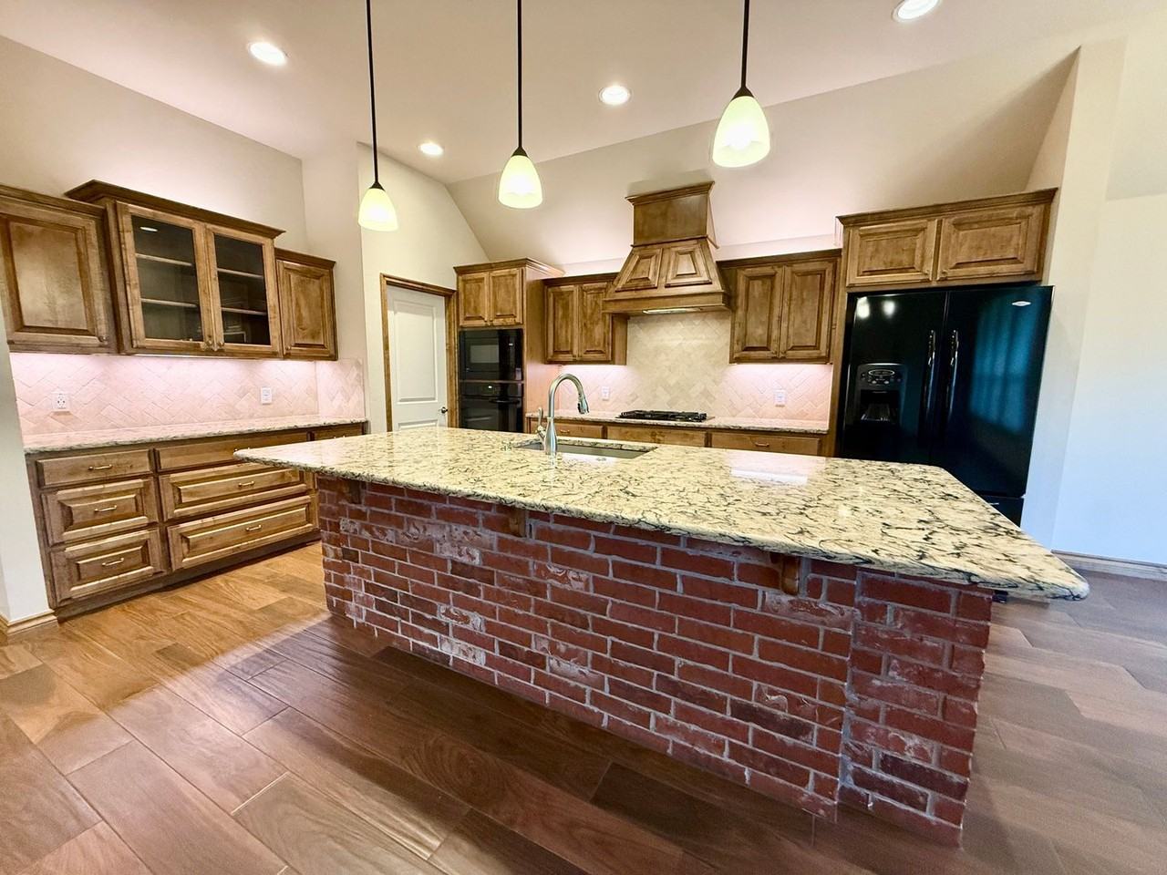 706 Sedona Dr - Photo 6 of 26