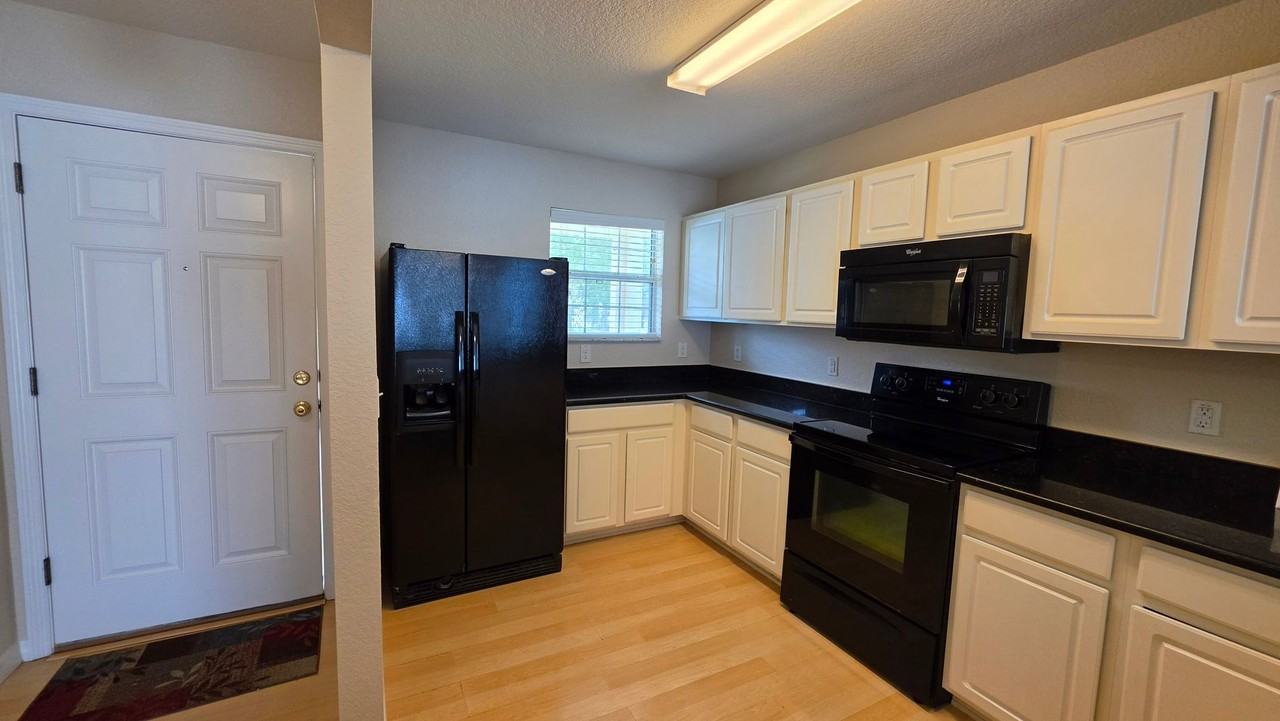 4900 Ne 123rd Ln - Photo 4 of 33