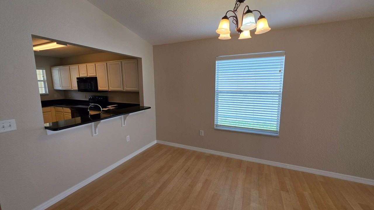 4900 Ne 123rd Ln - Photo 7 of 33