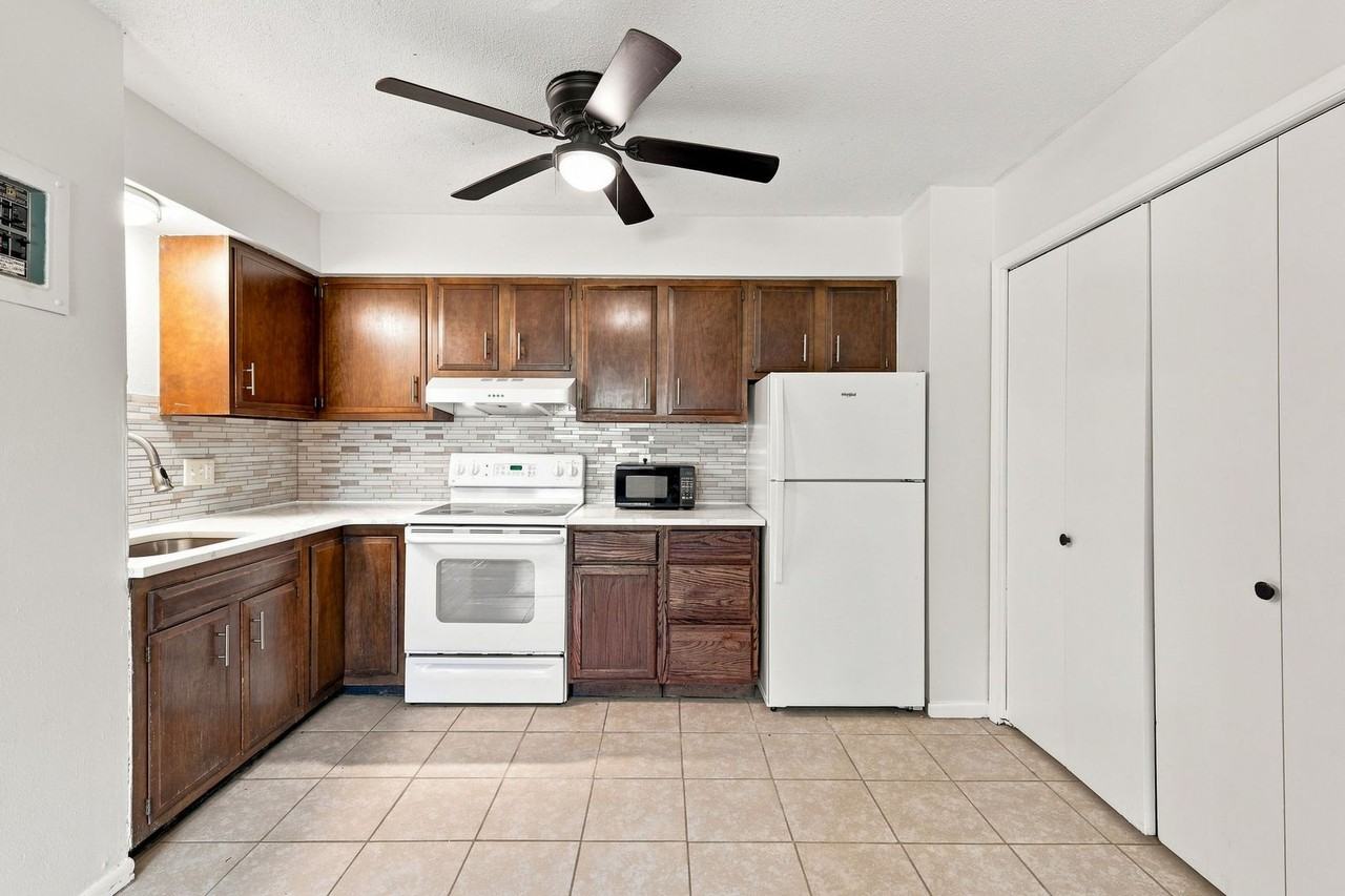 500 500 - 530 Laurel St - 5 #5 - Photo 3 of 25