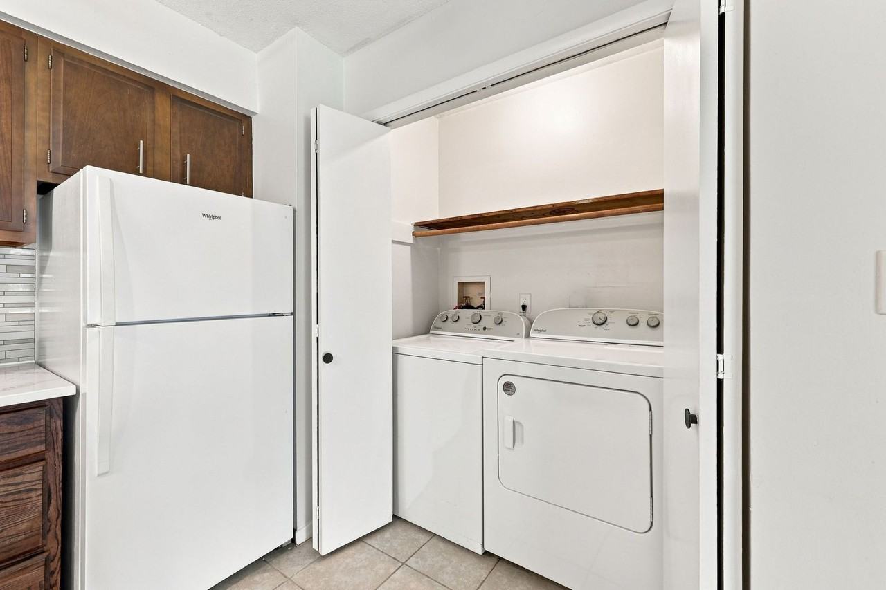 500 500 - 530 Laurel St - 5 #5 - Photo 4 of 25