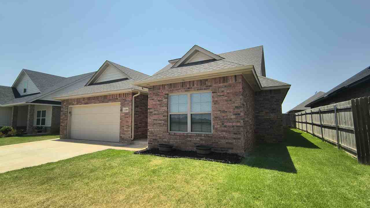 1208 La Vista Ln #1 - Photo 2 of 31