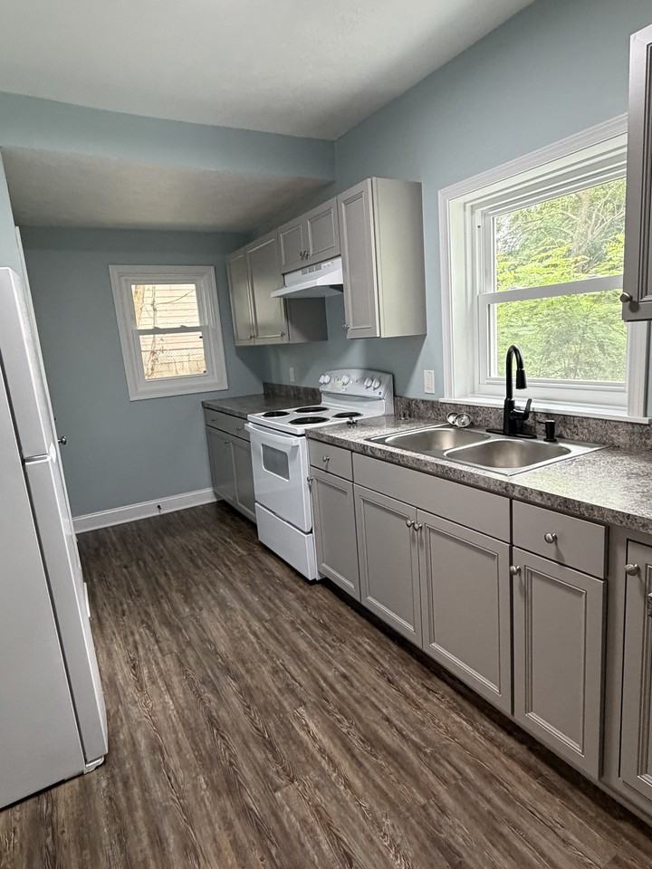 1031 Fairbanks Pl #1 - Photo 4 of 12
