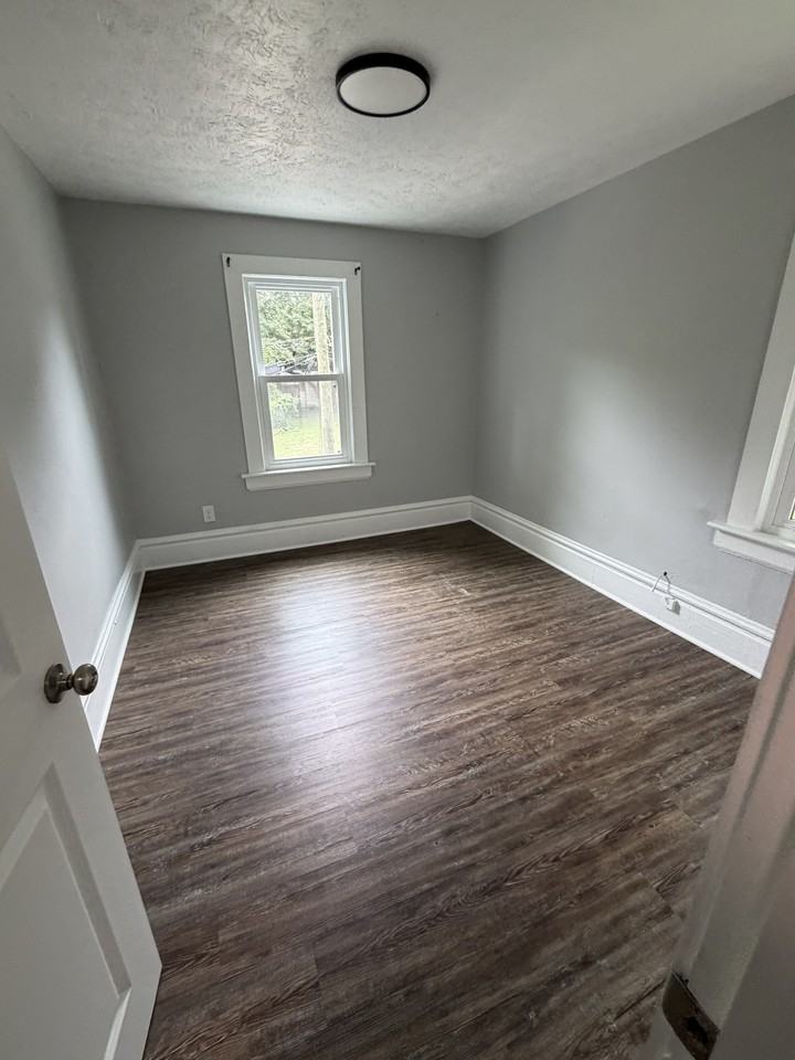 1031 Fairbanks Pl #1 - Photo 7 of 12