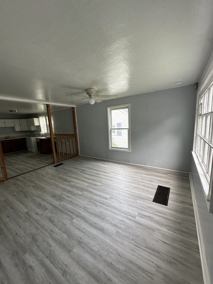 415 E 35th St #1 - Photo 2 of 11