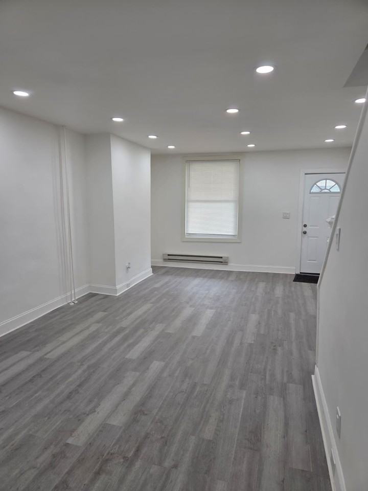 558 E Herman St #1 - Photo 2 of 14