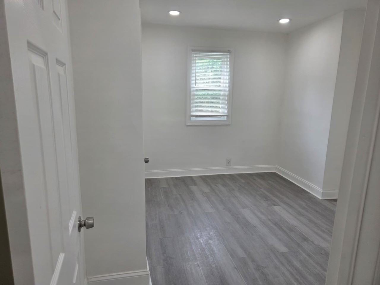 558 E Herman St #1 - Photo 7 of 14