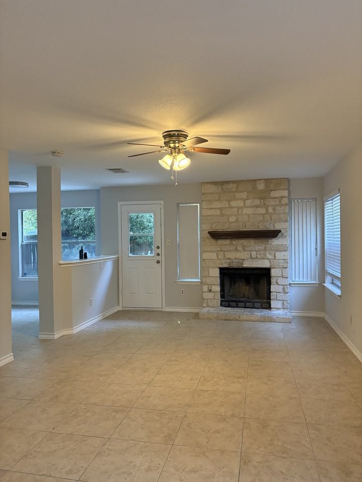 13305 Black Canyon Dr #1 - Photo 2 of 14