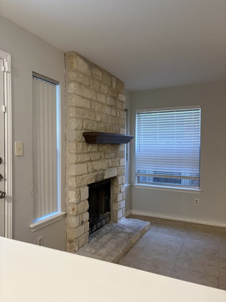 13305 Black Canyon Dr #1 - Photo 3 of 14