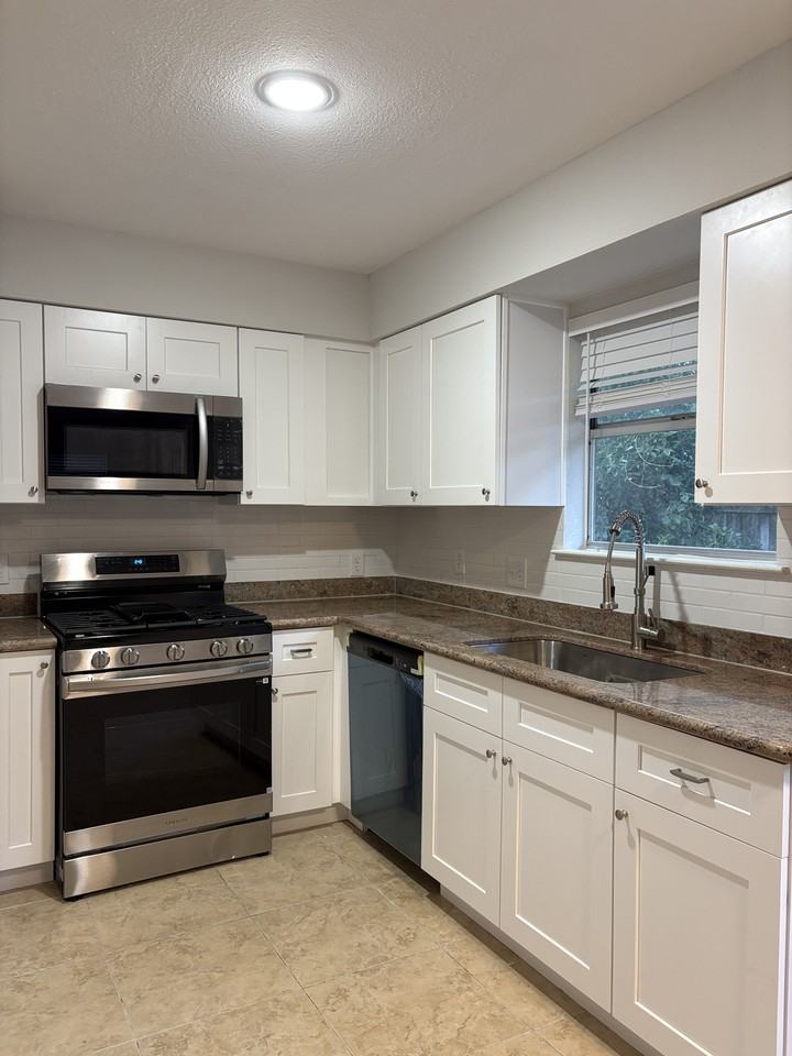 13305 Black Canyon Dr #1 - Photo 7 of 14