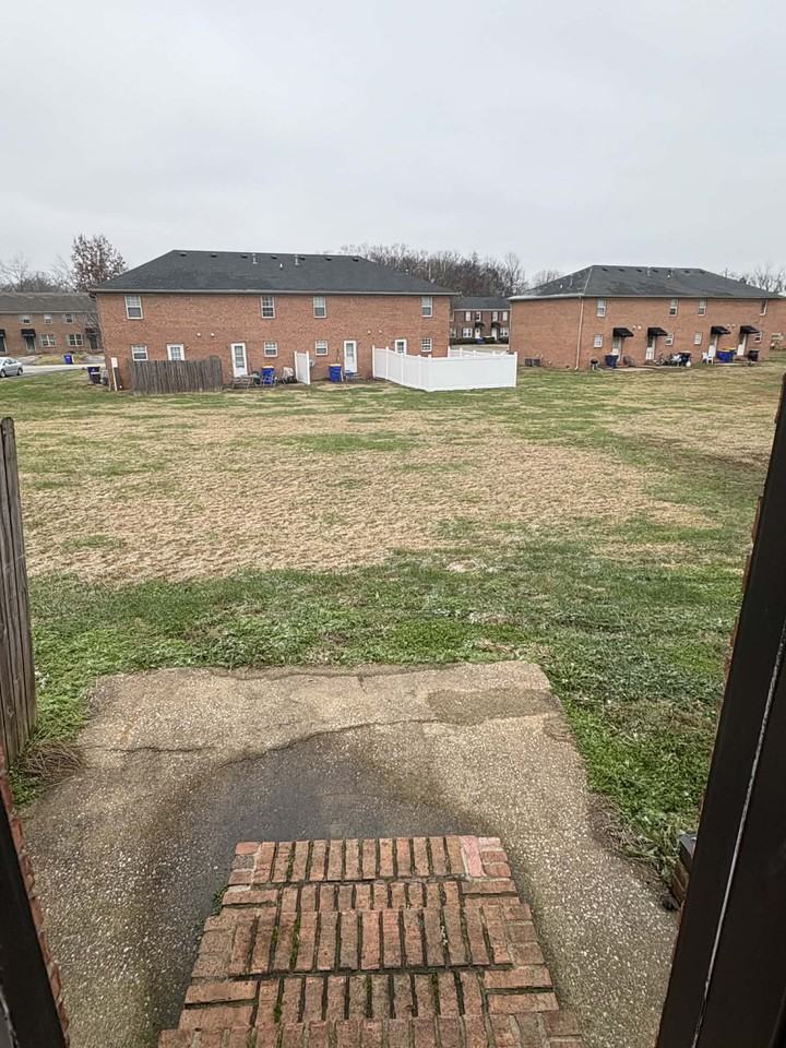 531 Lost Cir #D - Photo 6 of 26