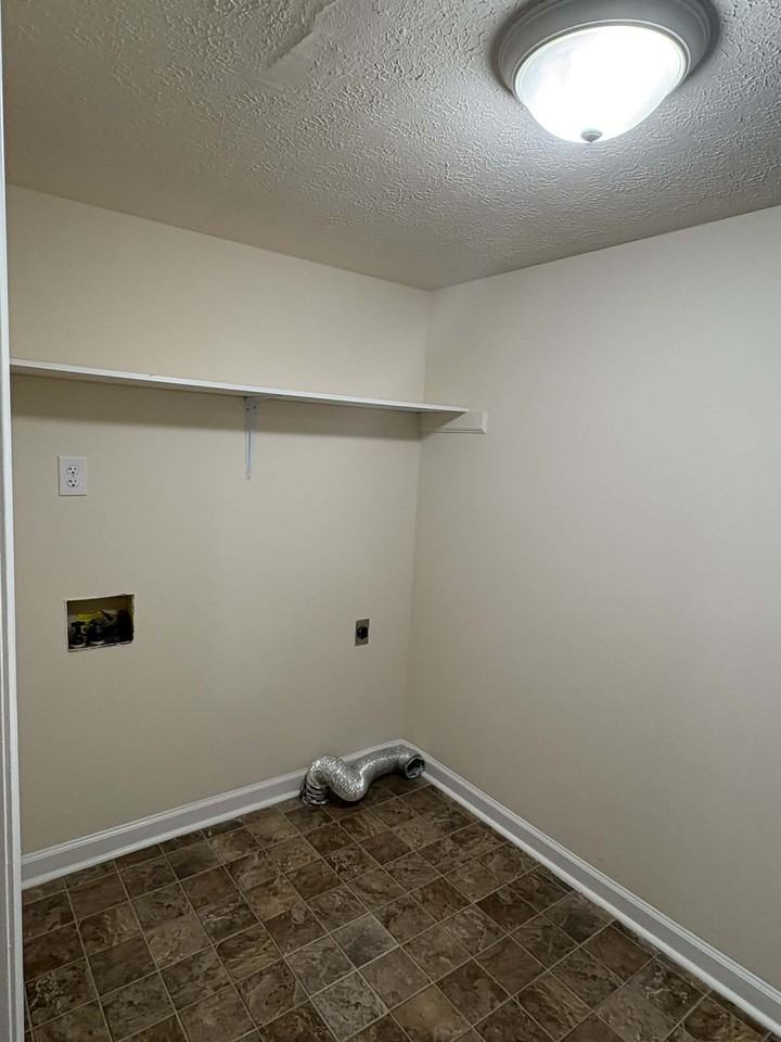 531 Lost Cir #D - Photo 7 of 26