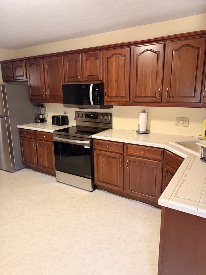 61 Pine Grove Dr #1 - Photo 4 of 22